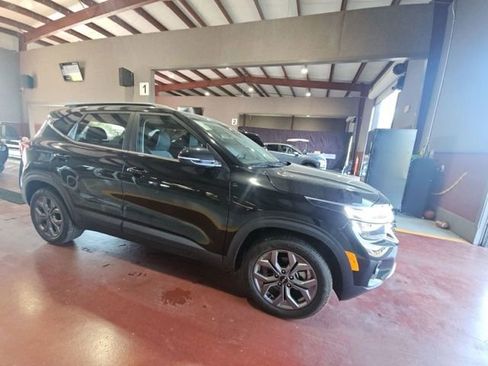 Used 2024 Kia Seltos S FWD image 2