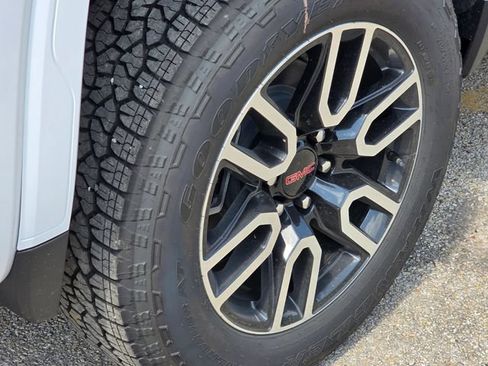 New 2026 GMC Sierra 1500 AT4 w/ AT4 Premium Package AWD/4WD image 7