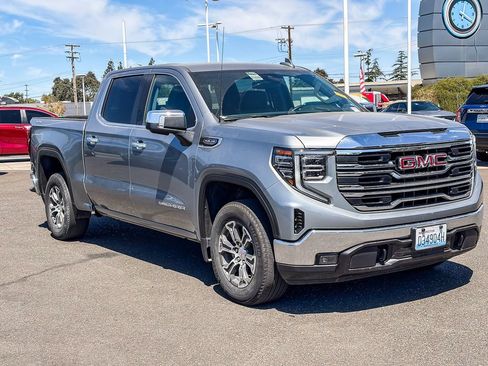 Used 2025 GMC Sierra 1500 SLT AWD/4WD image 5