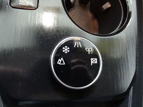 Used 2024 Nissan Rogue SV AWD/4WD image 11