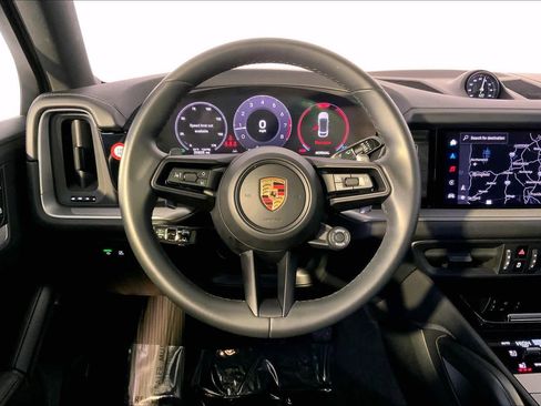 Used 2024 Porsche Cayenne Coupe image 15