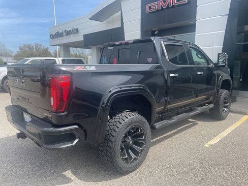 Used 2021 GMC Sierra 1500 SLT w/ SLT Premium Plus Package AWD/4WD image 4