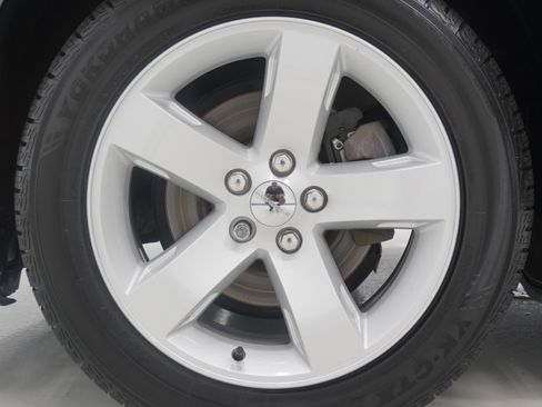 Used 2019 Dodge Challenger SXT RWD image 23