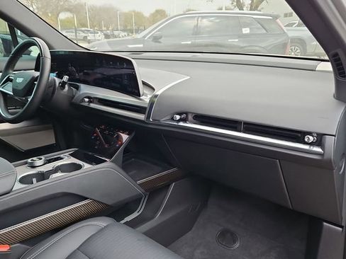 New 2026 Cadillac Vistiq Luxury w/ LPO, Floor Liner Package image 27