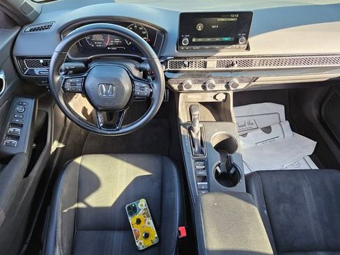 Used 2023 Honda Civic Sport image 9