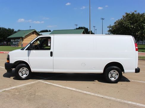 Used 2021 Chevrolet Express 2500 Extended w/ Driver Convenience Package RWD image 2