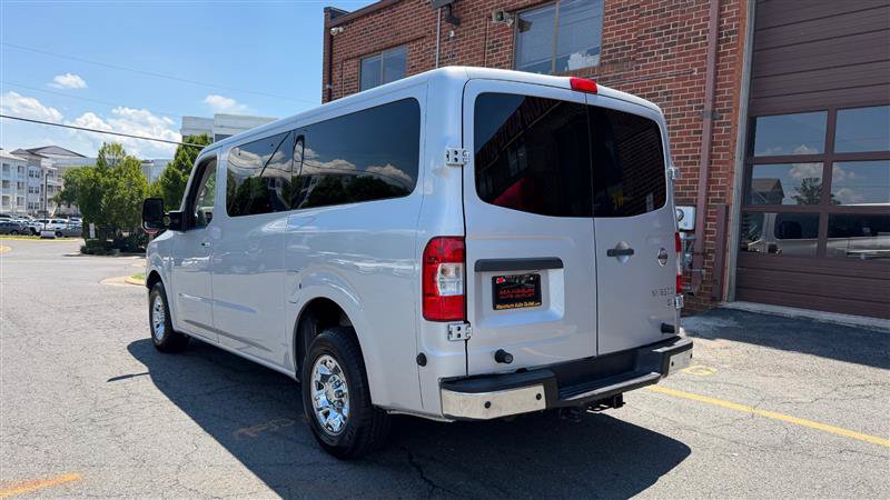Used 2017 Nissan NV 3500 SV RWD image 7