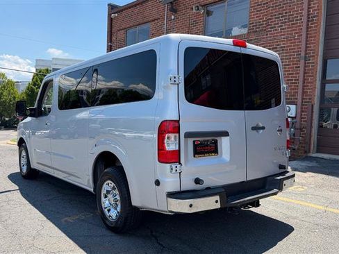 Used 2017 Nissan NV 3500 SV RWD image 7
