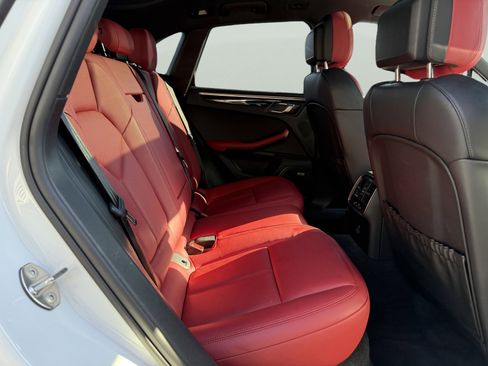 Used 2020 Porsche Macan image 41