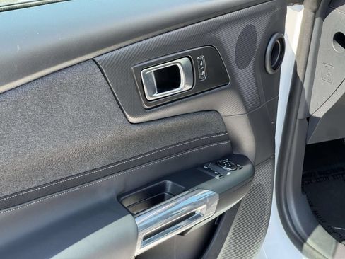 Used 2025 Ford Mustang Coupe RWD image 21