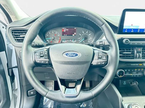 Used 2022 Ford Escape SEL FWD image 16