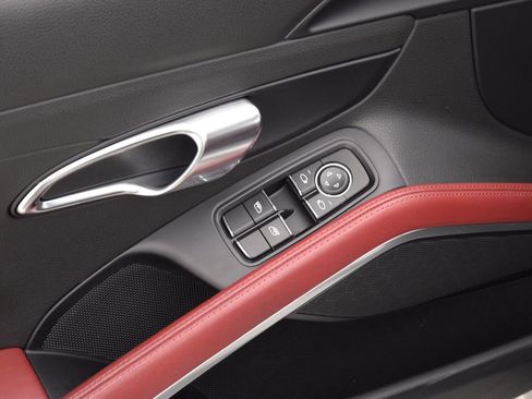 Used 2019 Porsche 718 Cayman RWD image 20