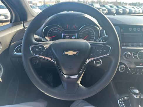 Used 2017 Chevrolet Cruze LT w/ LT True North Edition FWD image 32