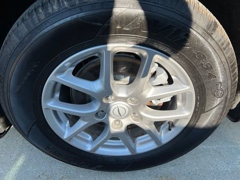 Used 2026 Chrysler Pacifica Select FWD image 10