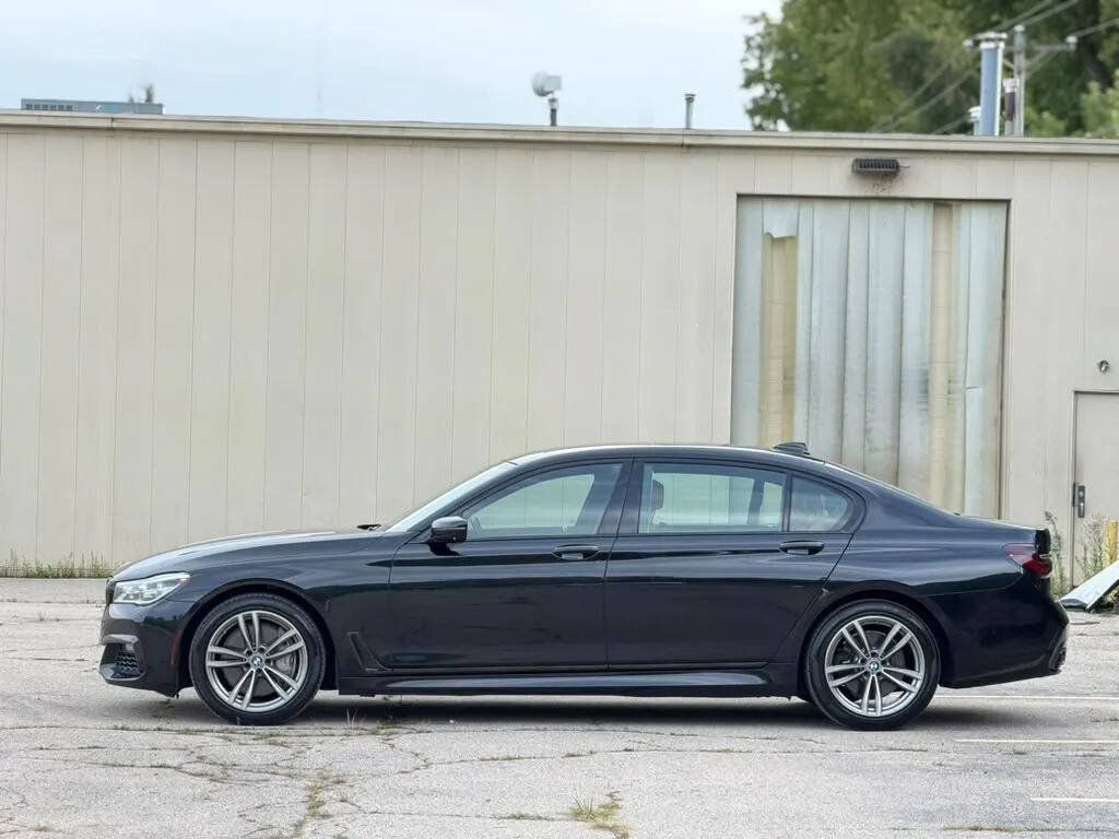 Used 2017 BMW 750i xDrive AWD/4WD image 5