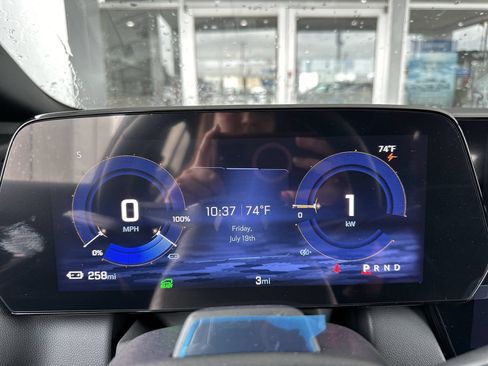 Used 2024 Chevrolet Equinox EV LT w/ Active Safety Package 3 FWD image 15