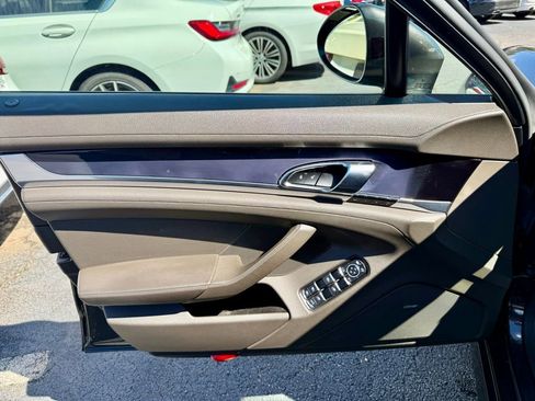 Used 2014 Porsche Panamera image 11