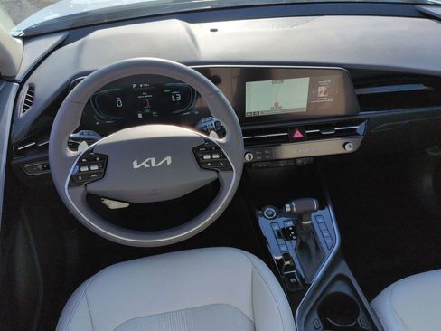 New 2026 Kia Niro EX FWD image 21