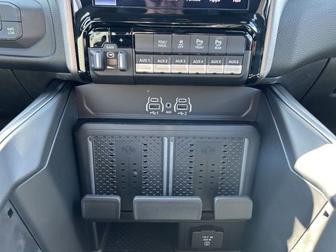 New 2026 RAM 2500 Big Horn AWD/4WD image 15