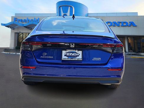 Used 2025 Honda Accord Sport image 6