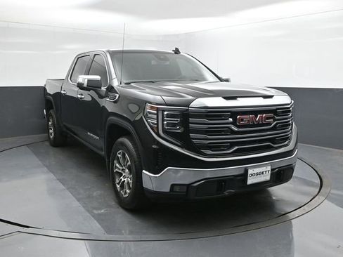 Used 2025 GMC Sierra 1500 SLT RWD image 17
