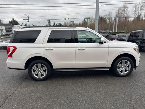 Used 2018 Ford Expedition XLT w/ Equipment Group 202A image 6