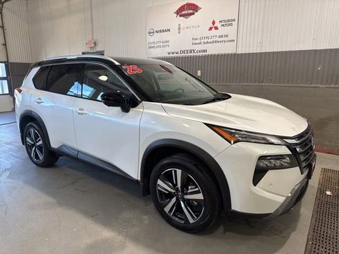 Used 2025 Nissan Rogue SL w/ SL Premium Package AWD/4WD image 1