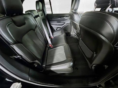 Used 2023 Jeep Grand Cherokee Altitude image 30