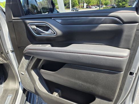 Used 2023 Chevrolet Tahoe RST w/ Luxury Package AWD/4WD image 16