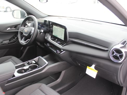 New 2026 Chevrolet Equinox LT image 14