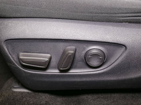 Used 2025 Toyota RAV4 XLE AWD/4WD image 41
