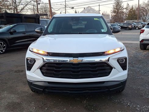 Used 2024 Chevrolet TrailBlazer LS w/ LS Convenience Package image 3