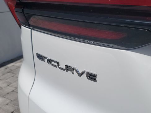 Used 2025 Buick Enclave Sport Touring image 9