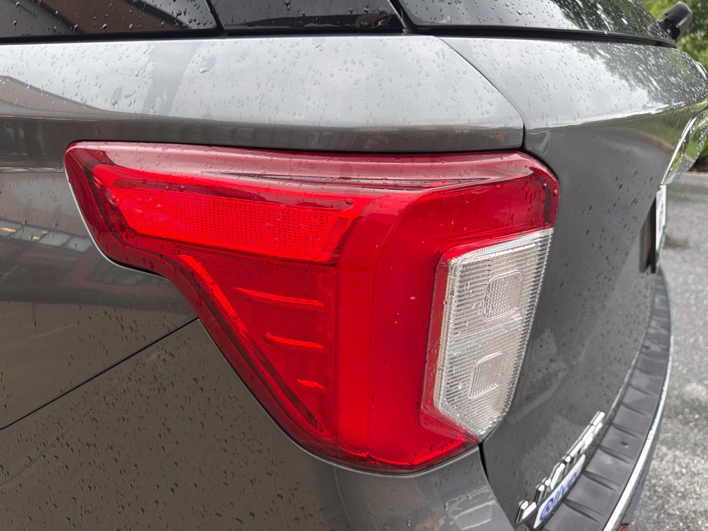 Used 2023 Ford Explorer Limited AWD/4WD image 20