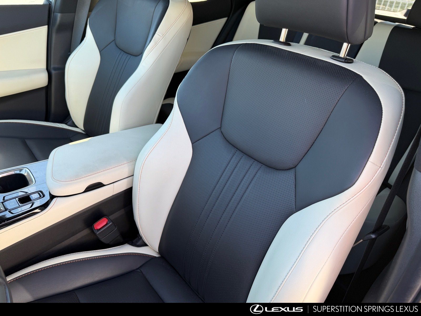 Used 2024 Lexus NX 250 FWD image 9