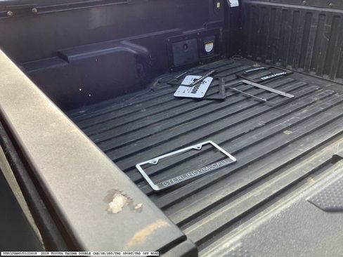 Used 2018 Toyota Tacoma TRD Off-Road image 14