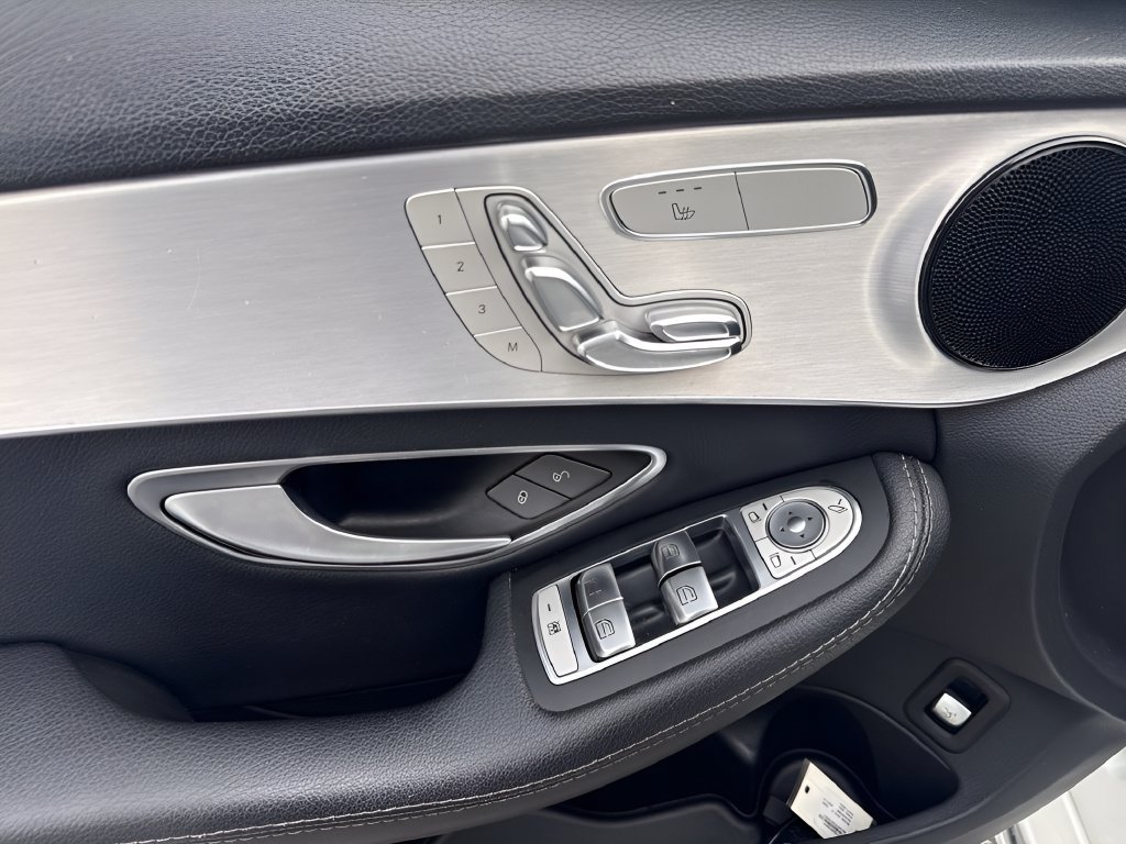 Used 2018 Mercedes-Benz C 300 Sedan image 21