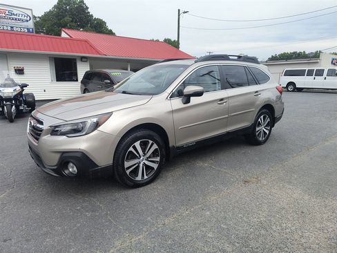 Used 2018 Subaru Outback 2.5i Limited AWD/4WD image 1