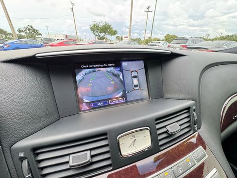 Used 2016 INFINITI Q70 3.7 w/ Sport Package image 18