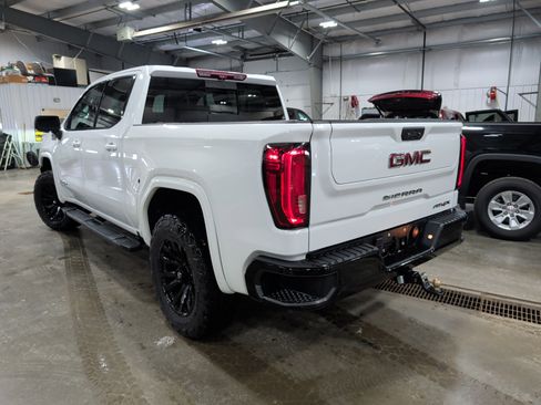 Used 2023 GMC Sierra 1500 AT4X image 4
