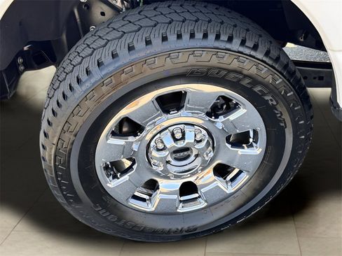 Used 2023 Ford F250 Lariat w/ Chrome Package image 23
