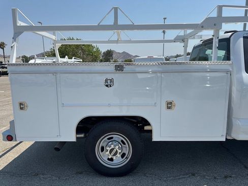 New 2025 Ford F350 XL w/ XL Chrome Package image 18