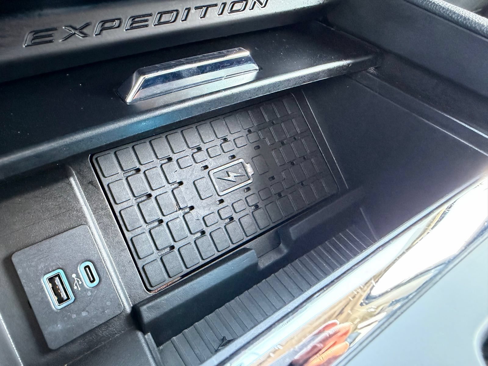Used 2024 Ford Expedition XLT AWD/4WD image 25