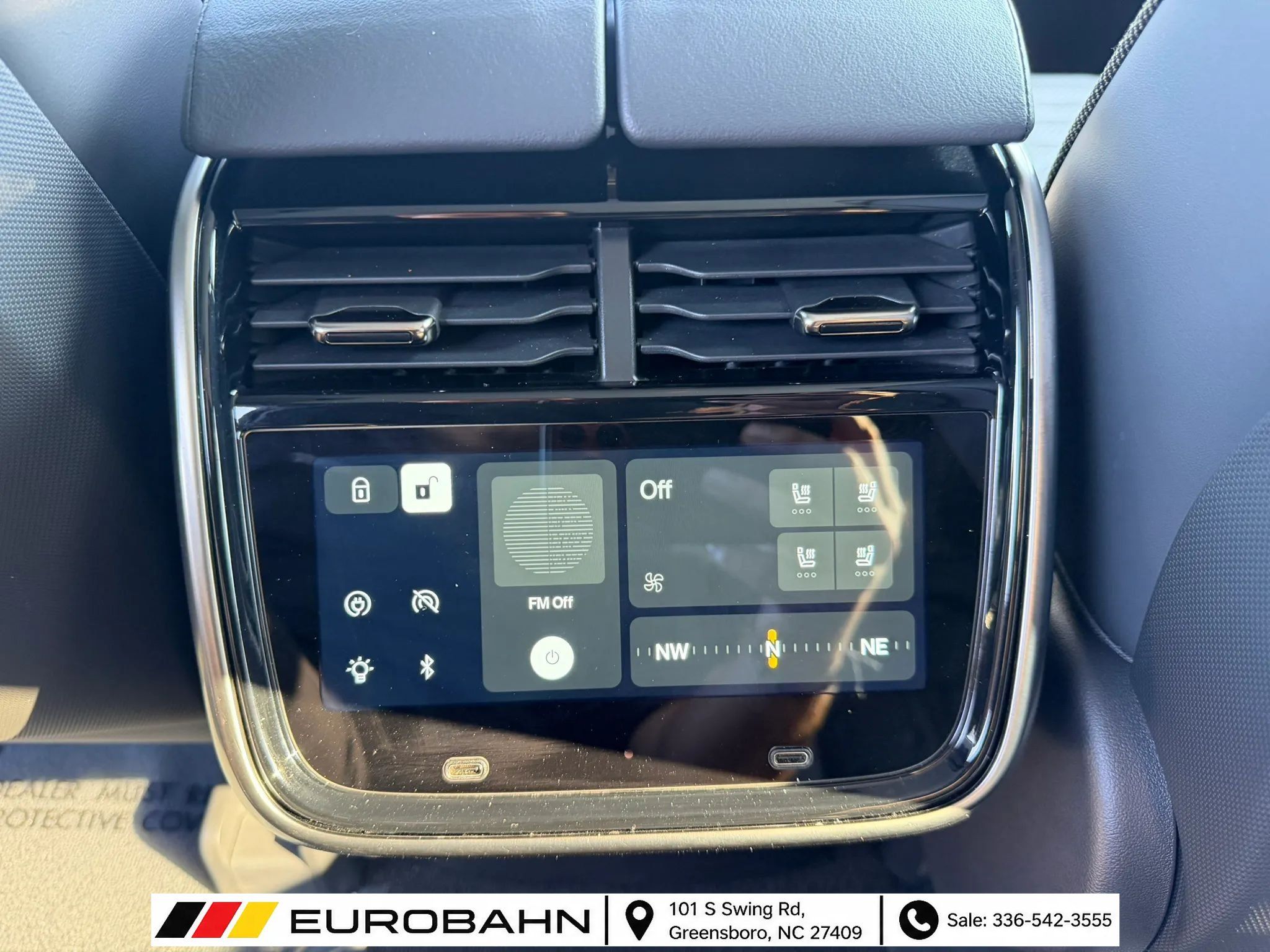 Used 2025 Rivian R1S Adventure Dual AWD/4WD image 18