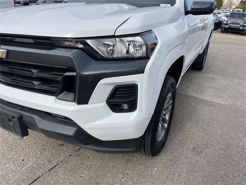 Used 2023 Chevrolet Colorado LT w/ LT Convenience Package II image 9