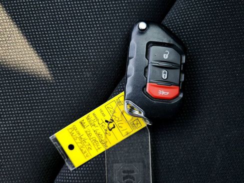 Used 2023 Jeep Wrangler Willys image 24