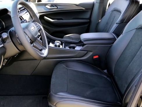 New 2025 Jeep Grand Cherokee L Altitude image 9