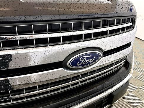 Used 2018 Ford F150 XLT w/ Equipment Group 302A Luxury AWD/4WD image 23