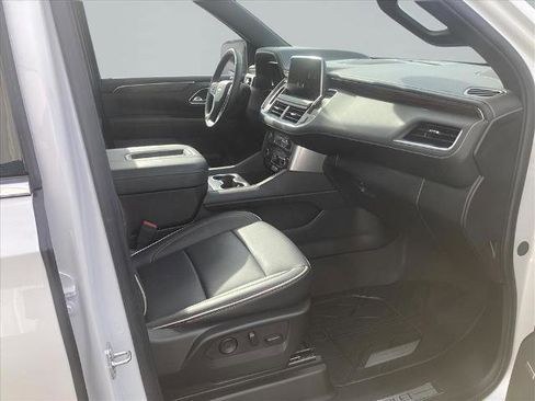 Used 2024 Chevrolet Suburban Premier w/ Premium Package image 15