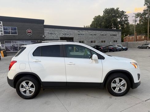 Used 2015 Chevrolet Trax LT w/ LT Sun and Sound Package image 7